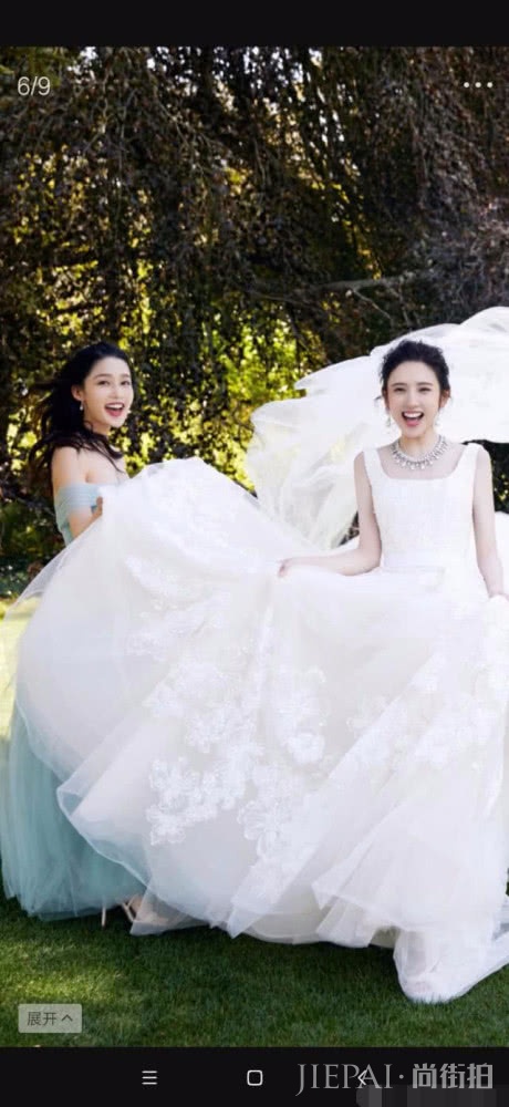 李沁当伴娘清新甜美,网友感叹都开始期待她当新娘了