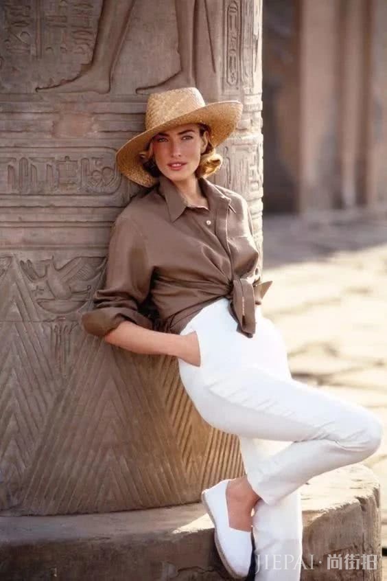 2019年夏天橄榄绿搭配水蓝色,越穿越高级