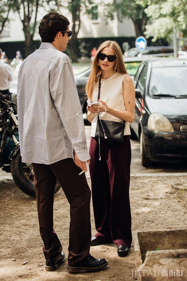 2020男装周场外街拍:女生穿男装,男人穿女装将是常态