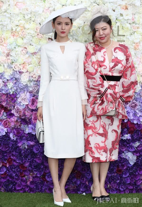 张予曦白礼服裙实力诠释东方美,这才是网红逆袭的典范