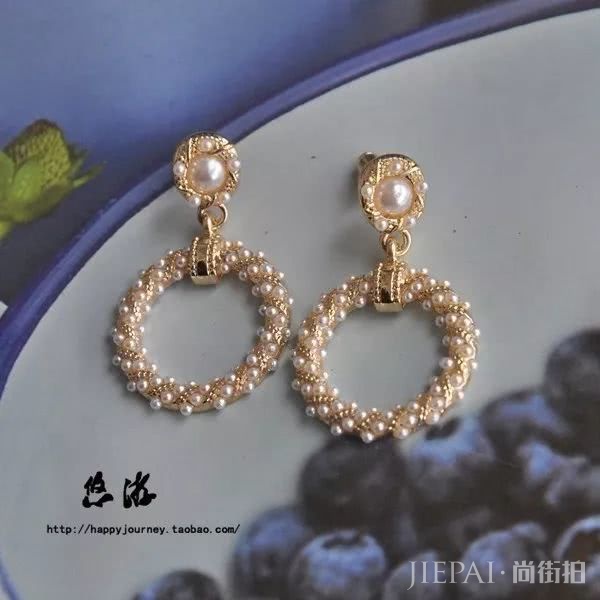 博主们都爱穿巴洛克风，美得毫不费力