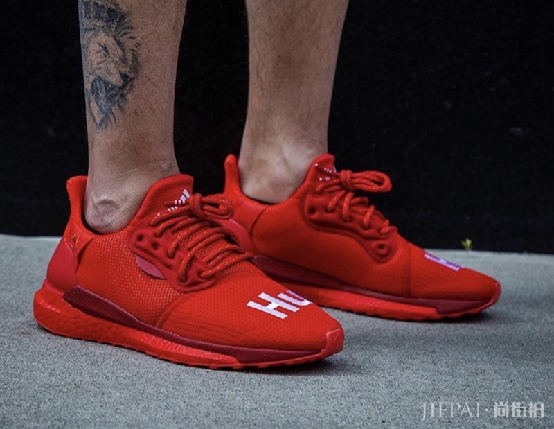 蓝心vs中国红!菲董亲自带货的 adidas Solar Hu又有新配色了!
