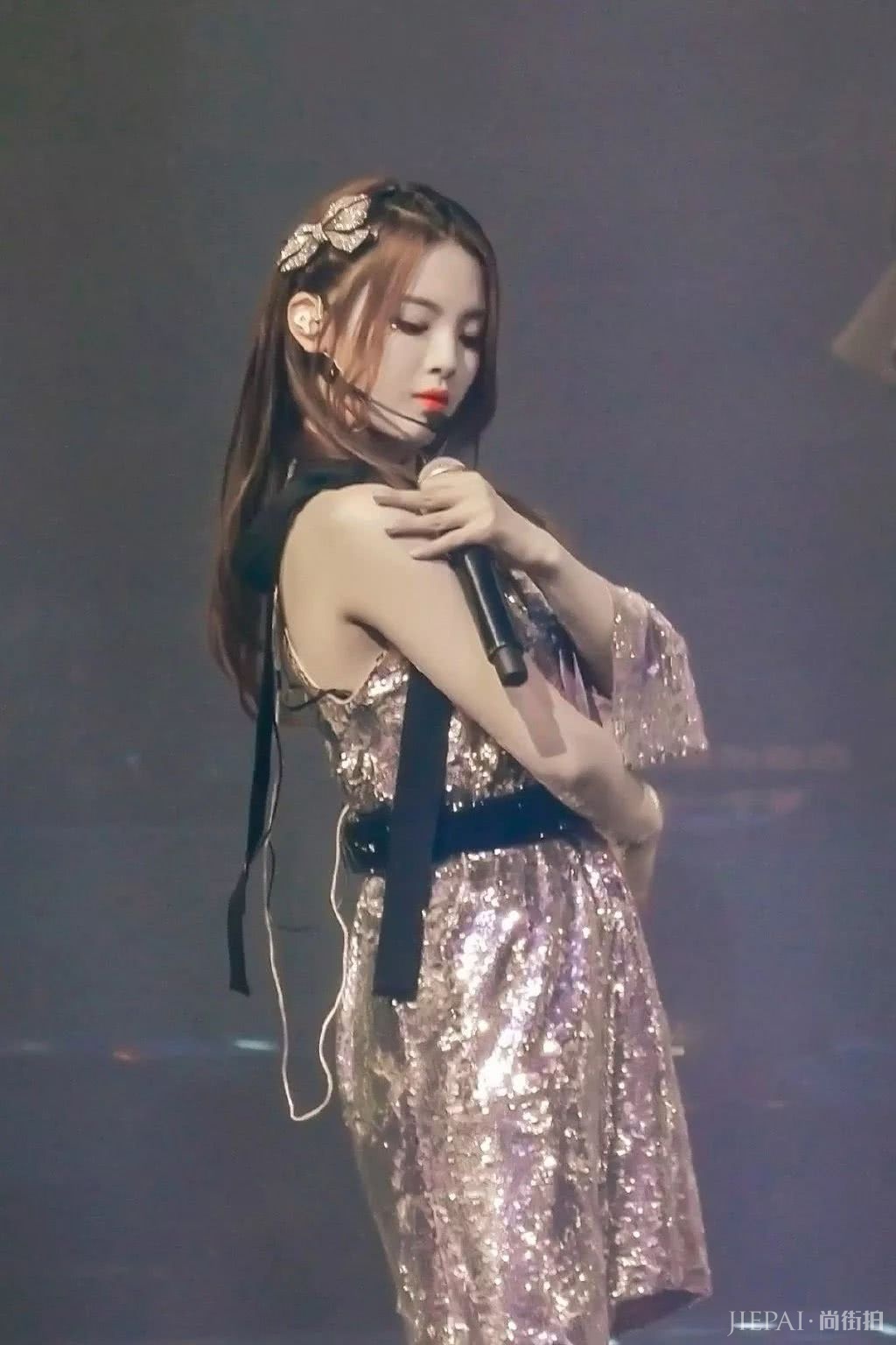 杨超越和AB同框合影完胜?黄金比例神仙颜值果然不是白来的