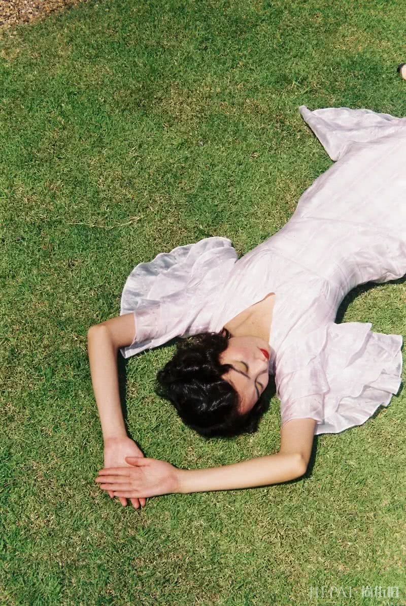 穿在身上的“高光”?今年最火的高光裙也太美了吧