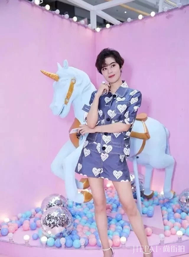 复古港风的短发有多好看？试过的人都变美人胚子了