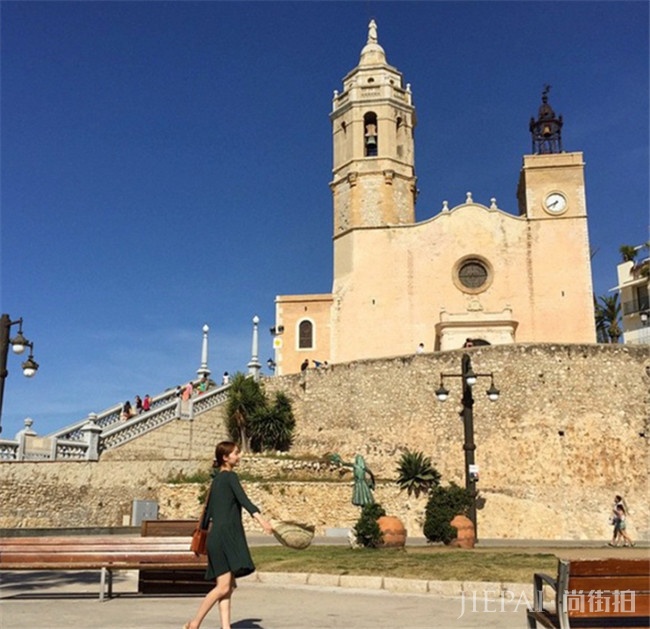 假期出行穿这8套旅行look，让你的造型自带滤镜效果