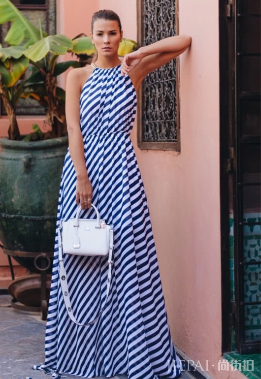 天天都在穿甜美的裙装!换件条纹连衣裙来让自己优雅吧