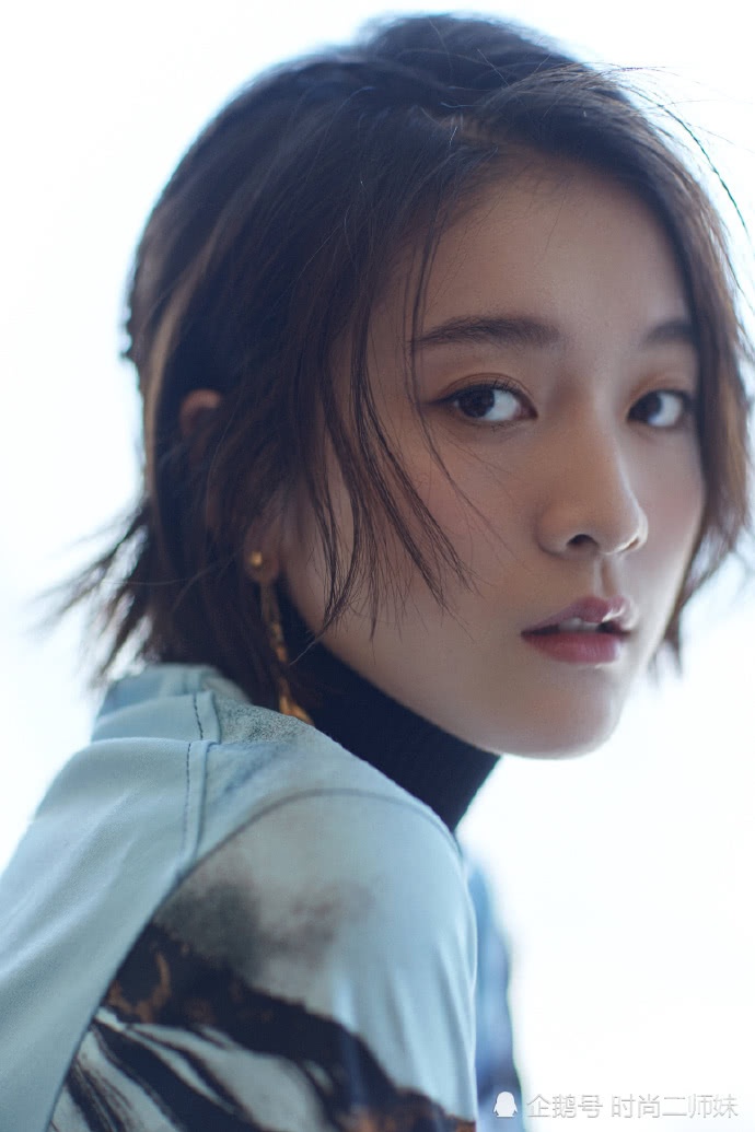 张雪迎孙怡同台比美,都是90后,一个摩登女郎,一个美成公主