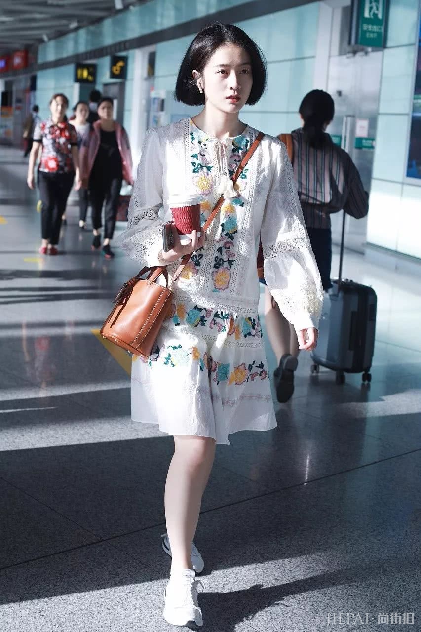 明星街拍 6月又到乱穿衣的季节