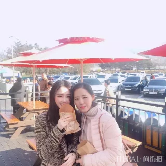 51岁妈妈美过20岁女儿,这是种怎样的体验?