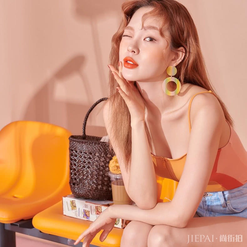 学会透亮的果汁妆,让你告别夏季暗沉脸,焕发青春少女气息