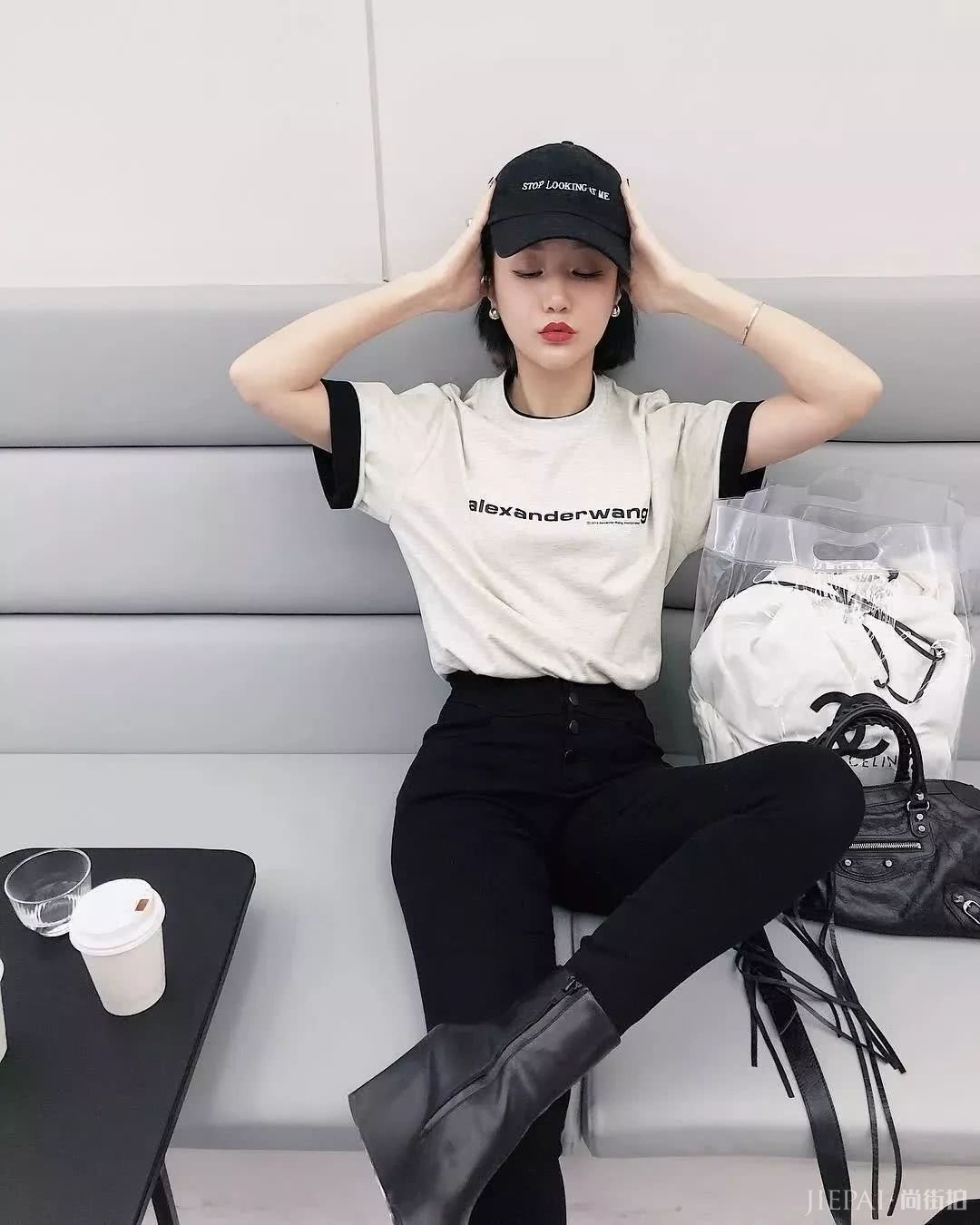 一件T恤就能搭配所有单品！这10种T恤的穿法怎么搭都好看