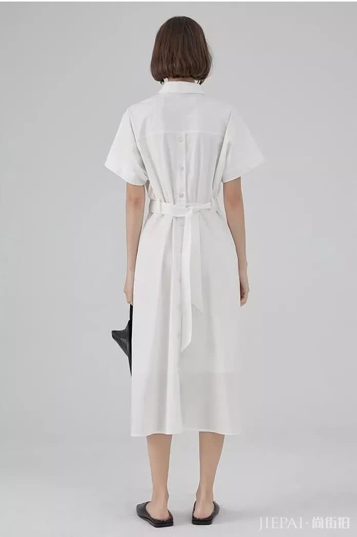 衬衫搭配大裙摆显高还显瘦,气质满分