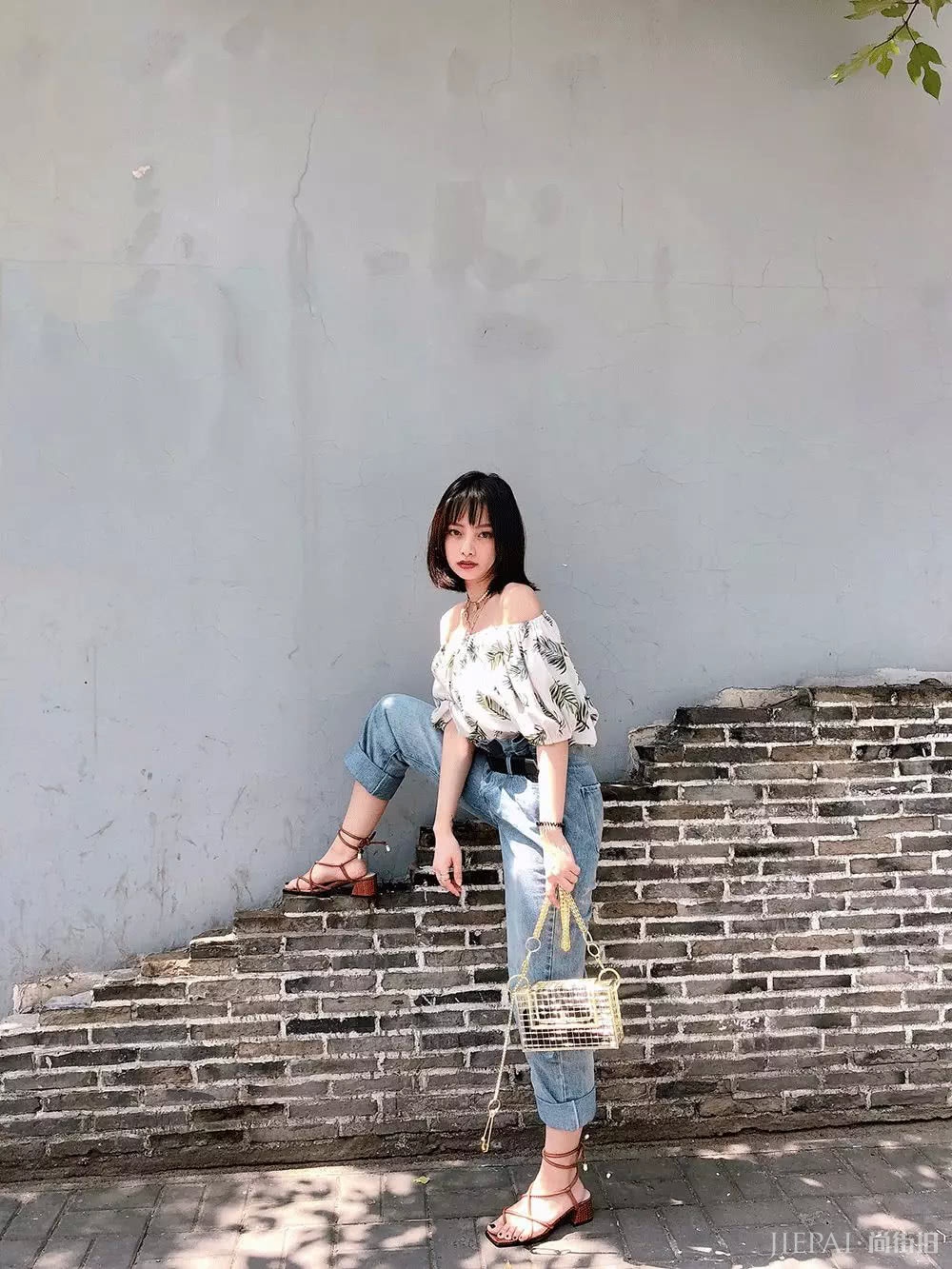 今年最火的细带凉鞋,怎么搭最好看都帮你们看好了