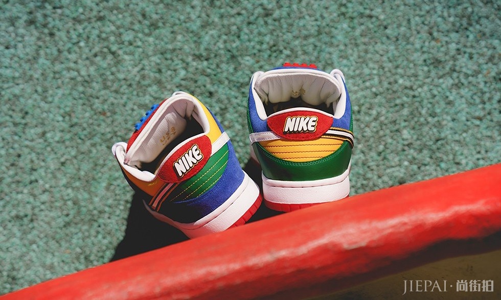 Nike SB Dunk Low “LEGO”配色出现，你的乐高梦要用球鞋实现！