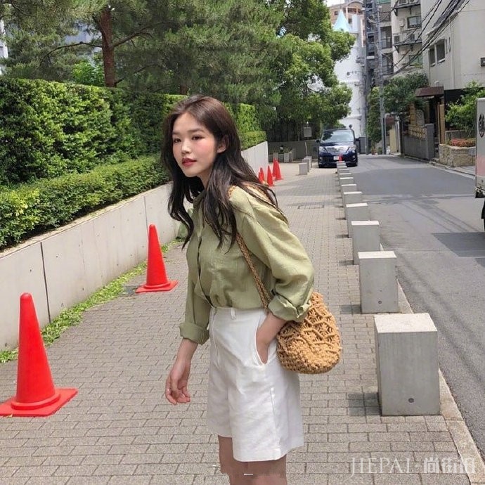 夏天这样搭配让你显瘦出街，不仅清爽还温柔有气质