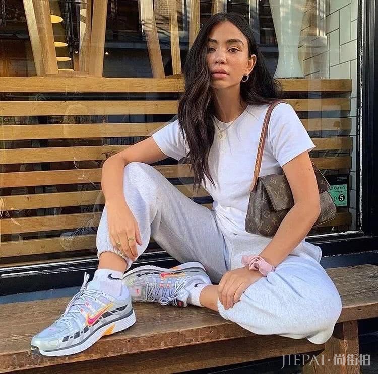 腰包2019年已经过时了，如今最火的It Bag是它！