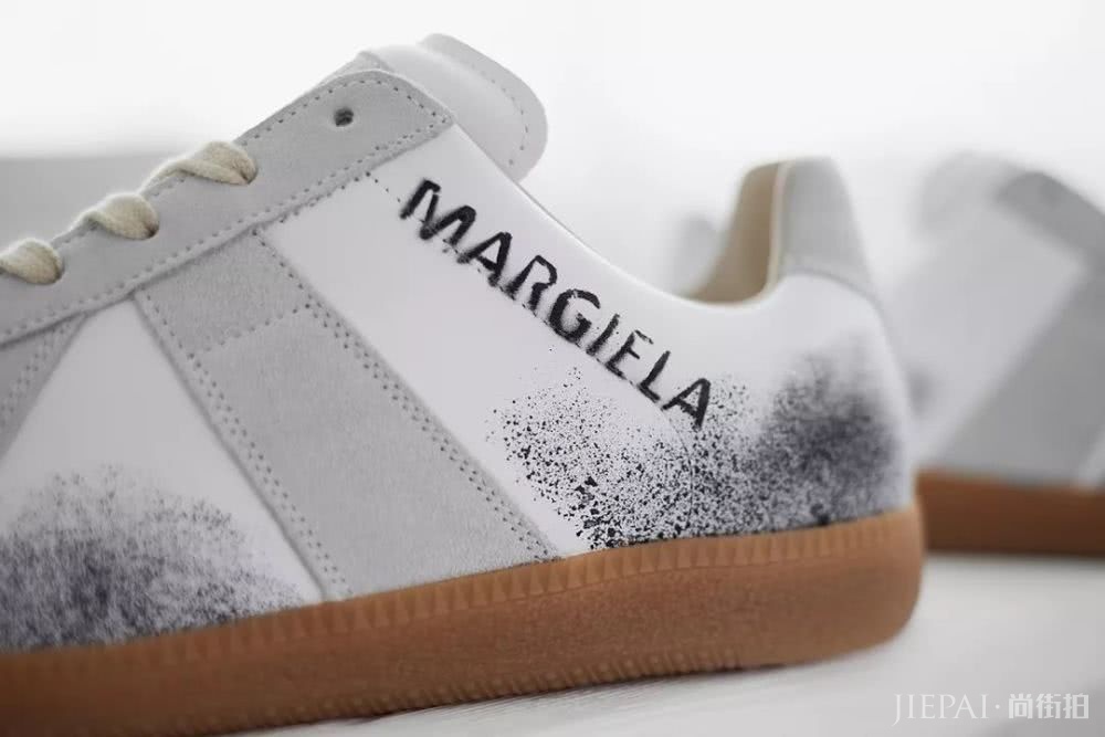 同样是透明匡威，或许它比 Virgil 那双更好看？