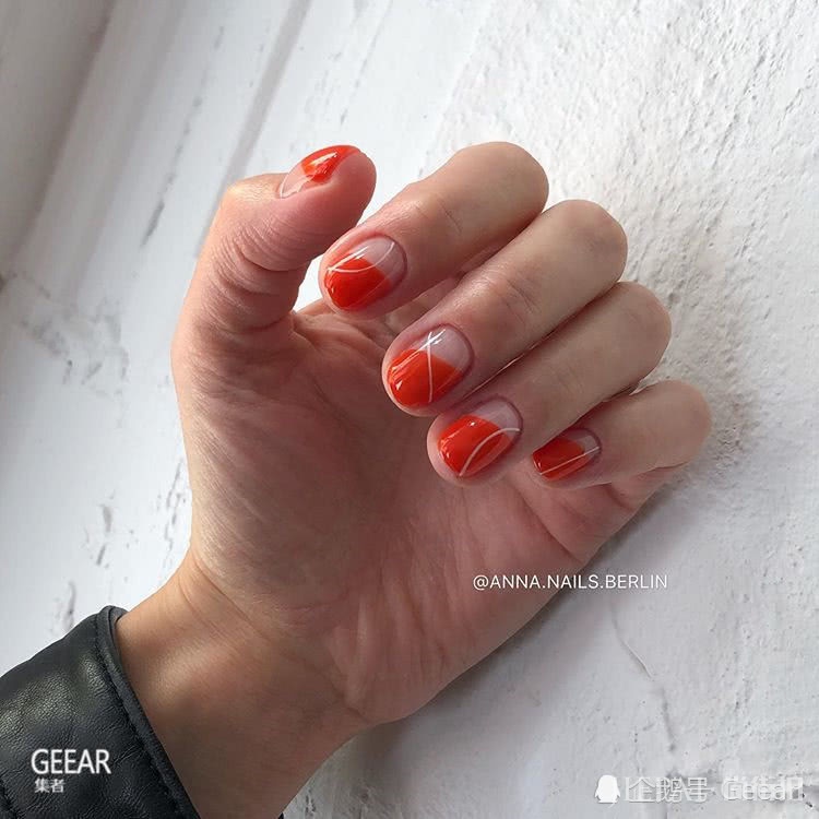 在Ins上爆红的美甲款式有这些!够胆挑战萤光色吗?