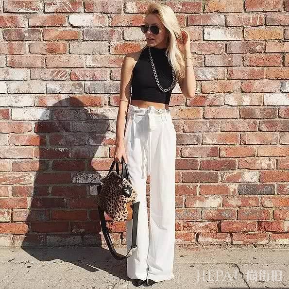 T恤搭配阔腿裤,2019最省事的时尚套路