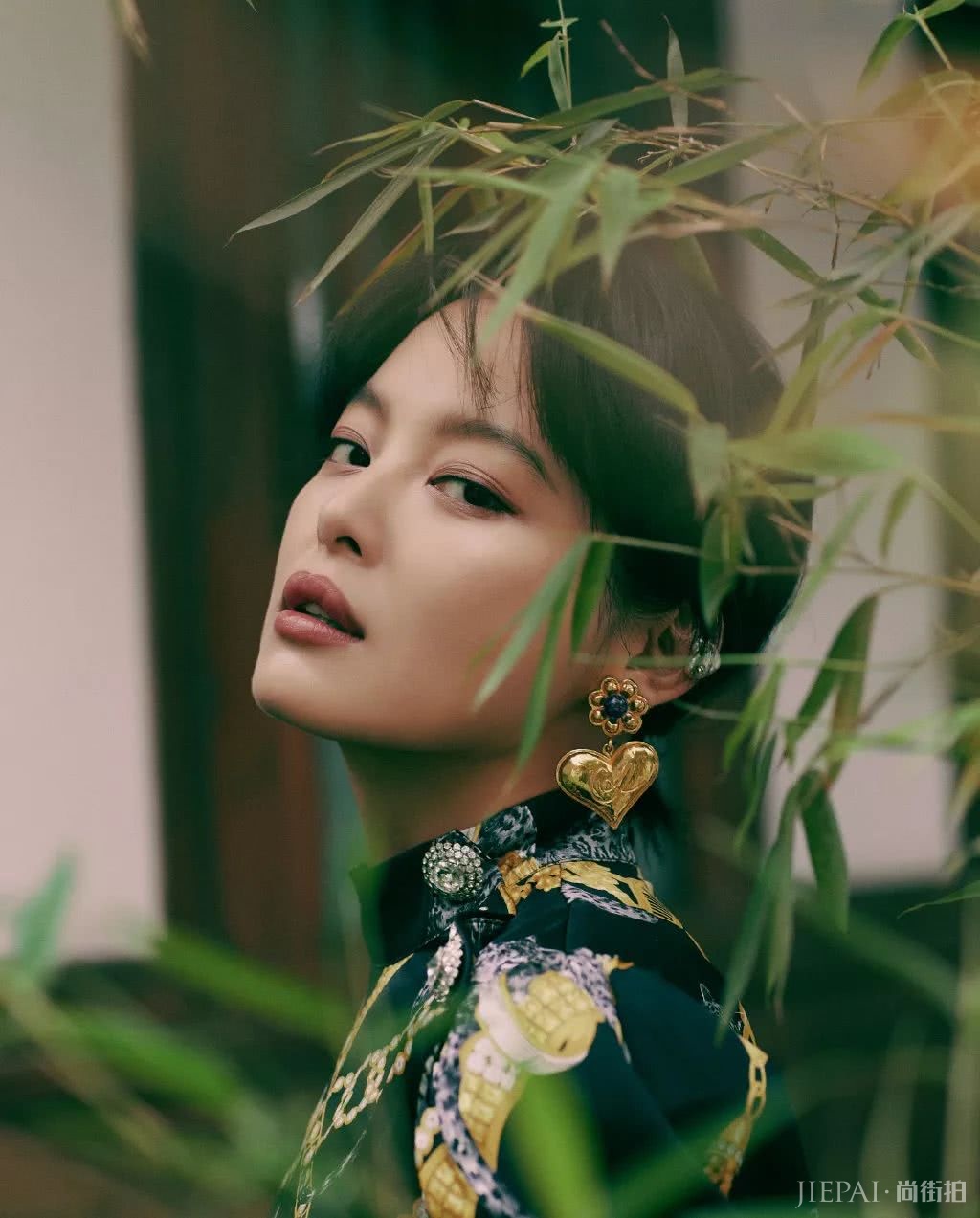 辛芷蕾宋茜超A御姐妆容好抢镜!赶紧来试一试