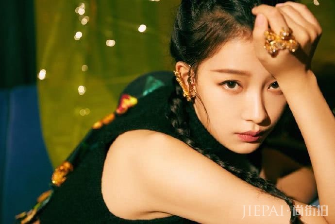 孙怡最新麻花辫造型珠光宝气流光溢彩,超酷