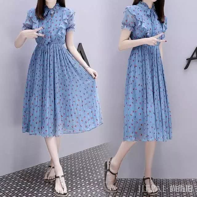 今年特特特特别流行这种初恋裙，时尚优雅还有小女人味