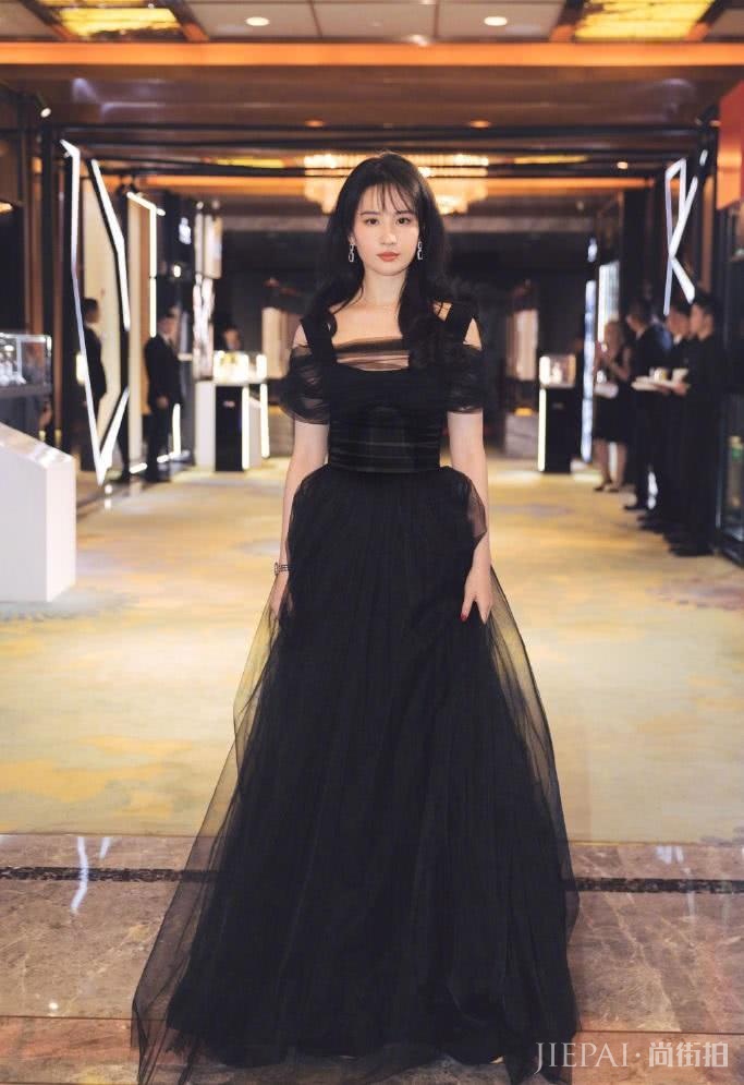 刘亦菲拿下顶奢代言，还和胡歌代言同一品牌，仙剑情侣或将合体？