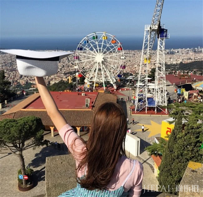 假期出行穿这8套旅行look，让你的造型自带滤镜效果