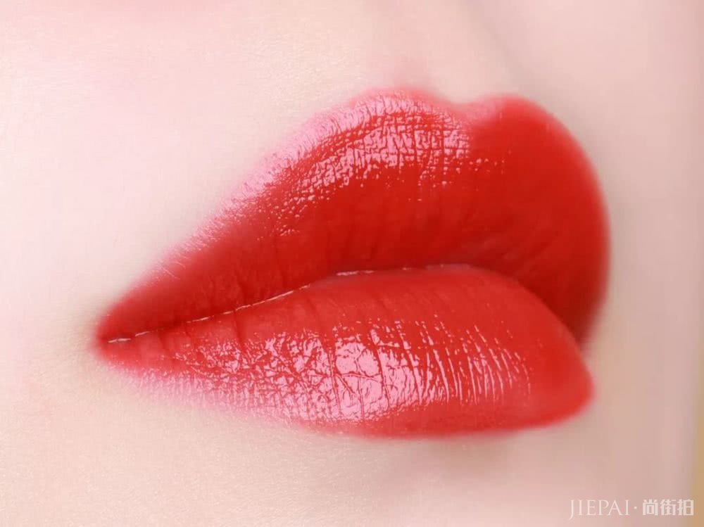 女明星在争先抢后画的妆容，画对了你就是明星