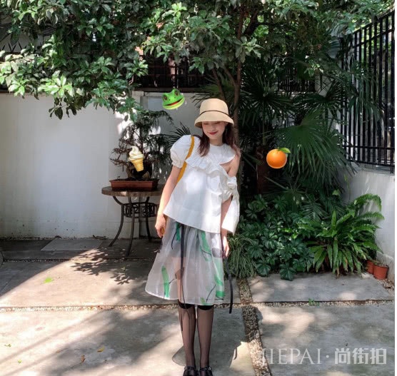 160的女生怎么穿好看?学会这8套你也可以成为街拍女王