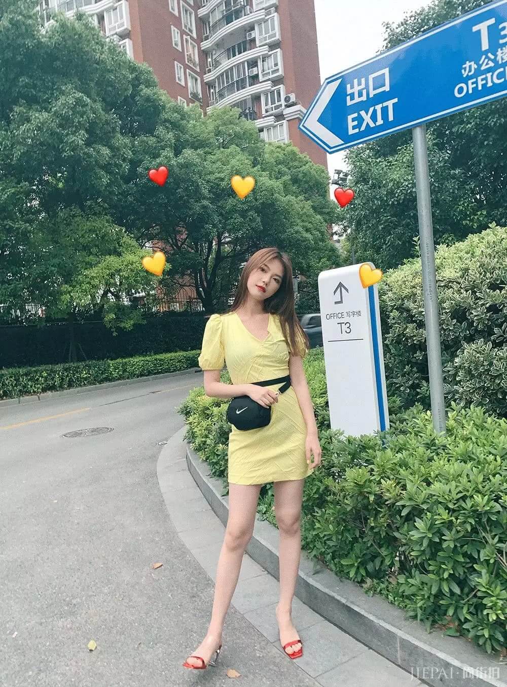 今年最火的细带凉鞋,怎么搭最好看都帮你们看好了