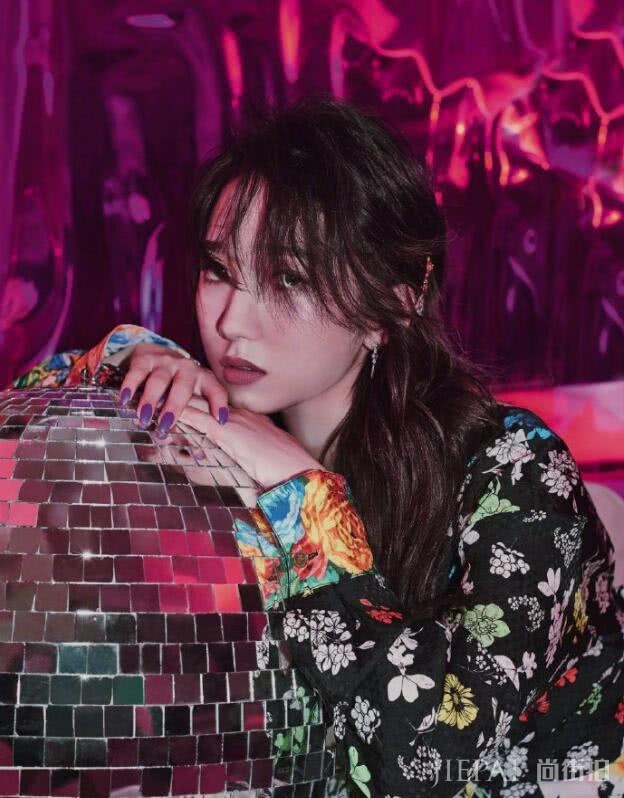 孟美岐最新杂志内页!6套造型每套都惊艳