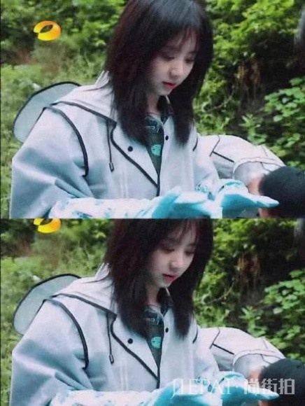 快30岁谭松韵靠丑哭的校服圈粉?百年前校服时尚又有民族特色