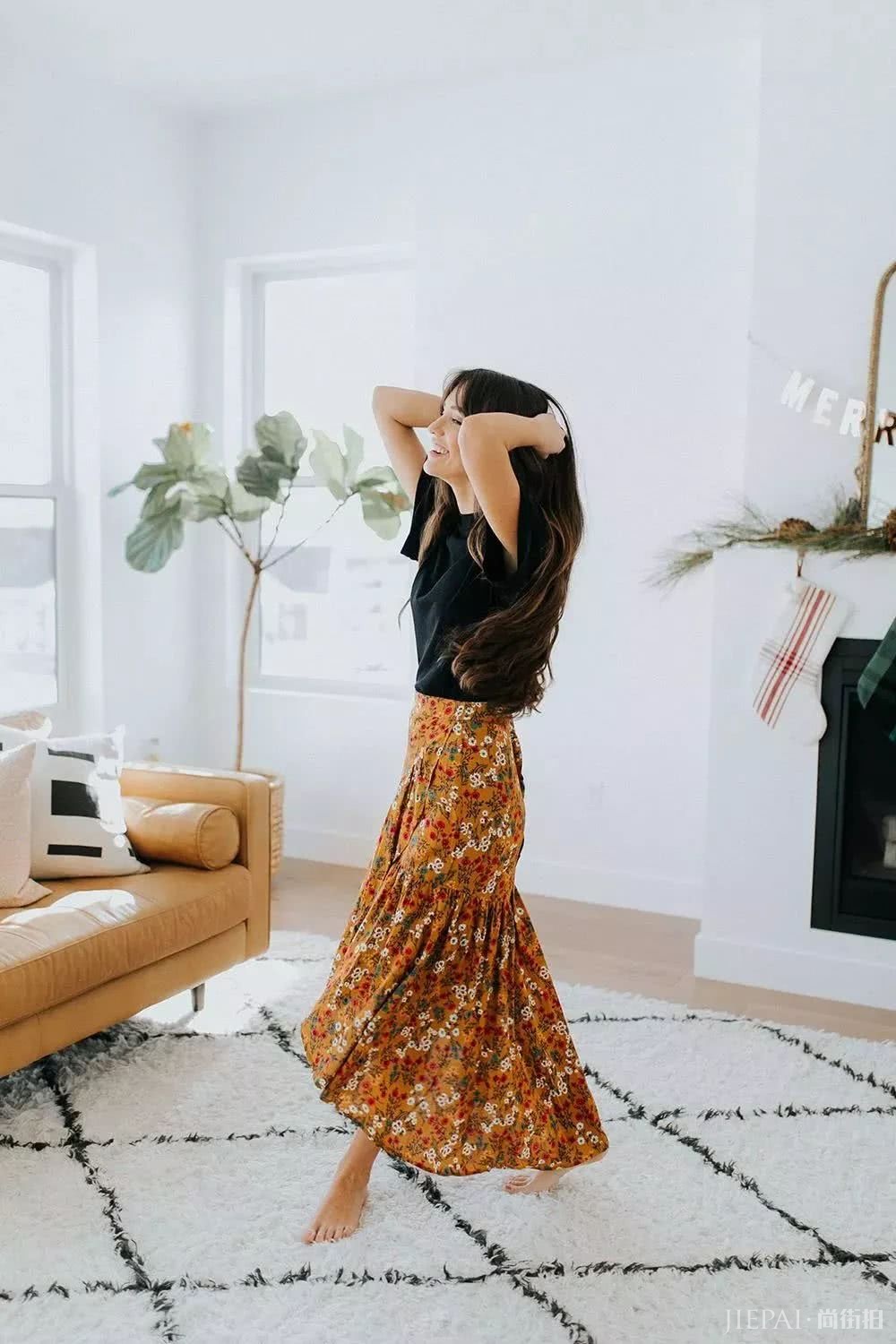 欧美街拍 今年夏天T恤这样穿又时尚还好看