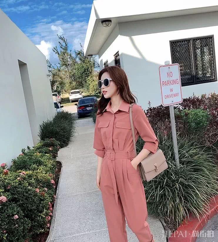 还在穿黑白灰?2019年夏天流行“果汁色”