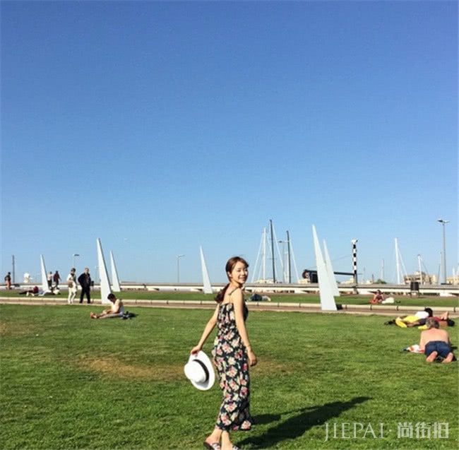 假期出行穿这8套旅行look，让你的造型自带滤镜效果