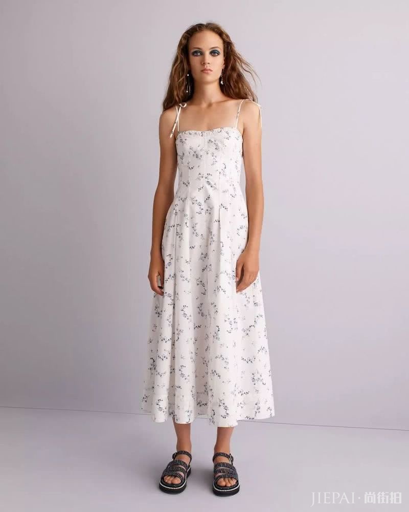 今年夏天最潮花裙子怎样挑选?学这3种方法就对了