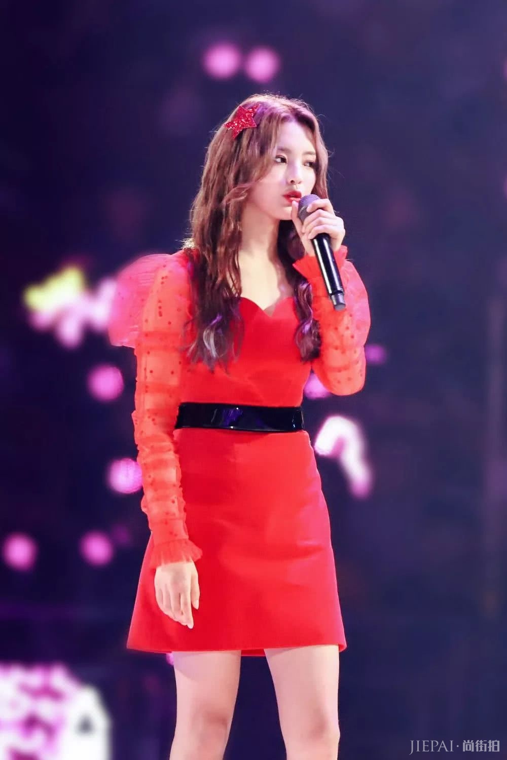 杨超越和AB同框合影完胜?黄金比例神仙颜值果然不是白来的