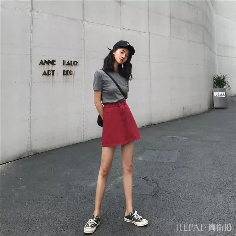 还在穿黑白灰?2019年夏天流行“果汁色”