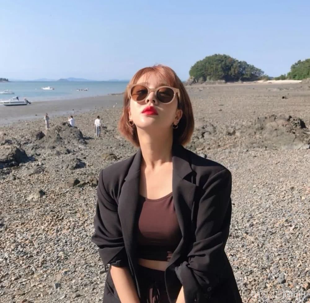 跟着ins上的短发小姐姐们学习夏日穿衣打扮