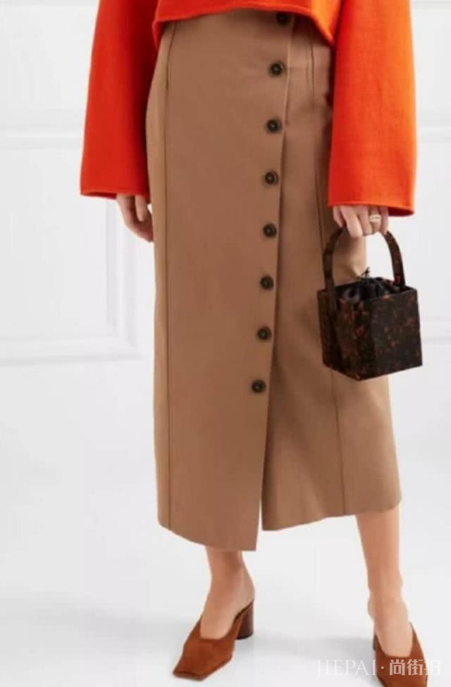 今年的流行包包居然这么怪异?鹅蛋、草筐还有塑料袋看着也让人心动