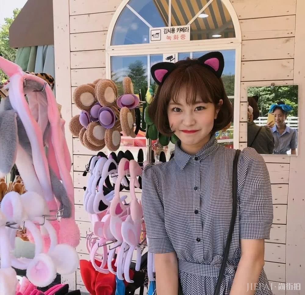 跟着ins上的短发小姐姐们学习夏日穿衣打扮