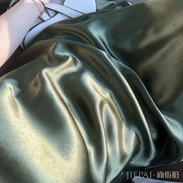 穿在身上的“高光”?今年最火的高光裙也太美了吧