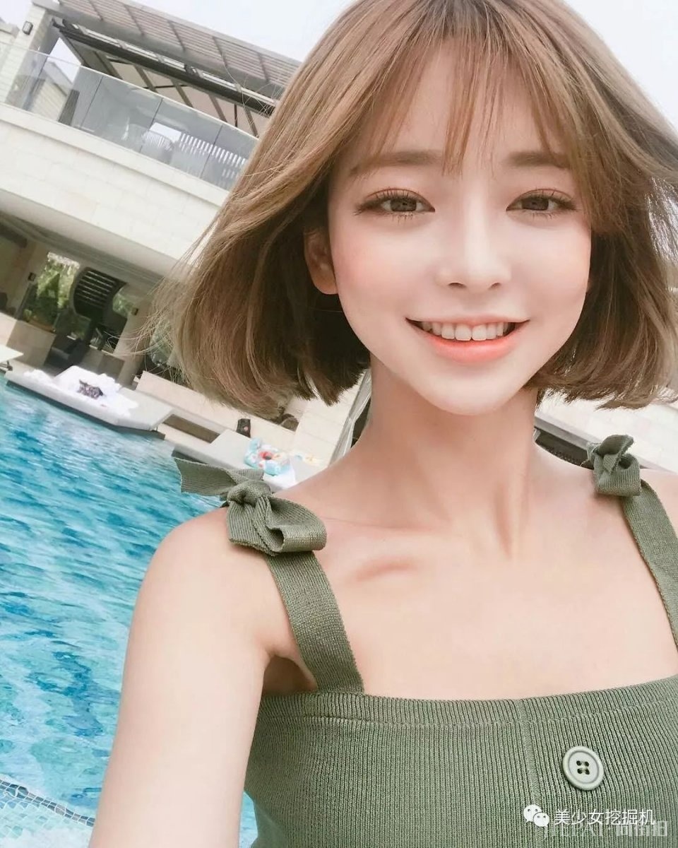 韩国林小宅,还撞脸天使宝贝的网红超甜少女,却顶着一张硅胶假脸