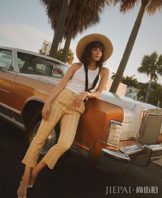 身高只有155，但她却是ins上最受欢迎的时尚博主