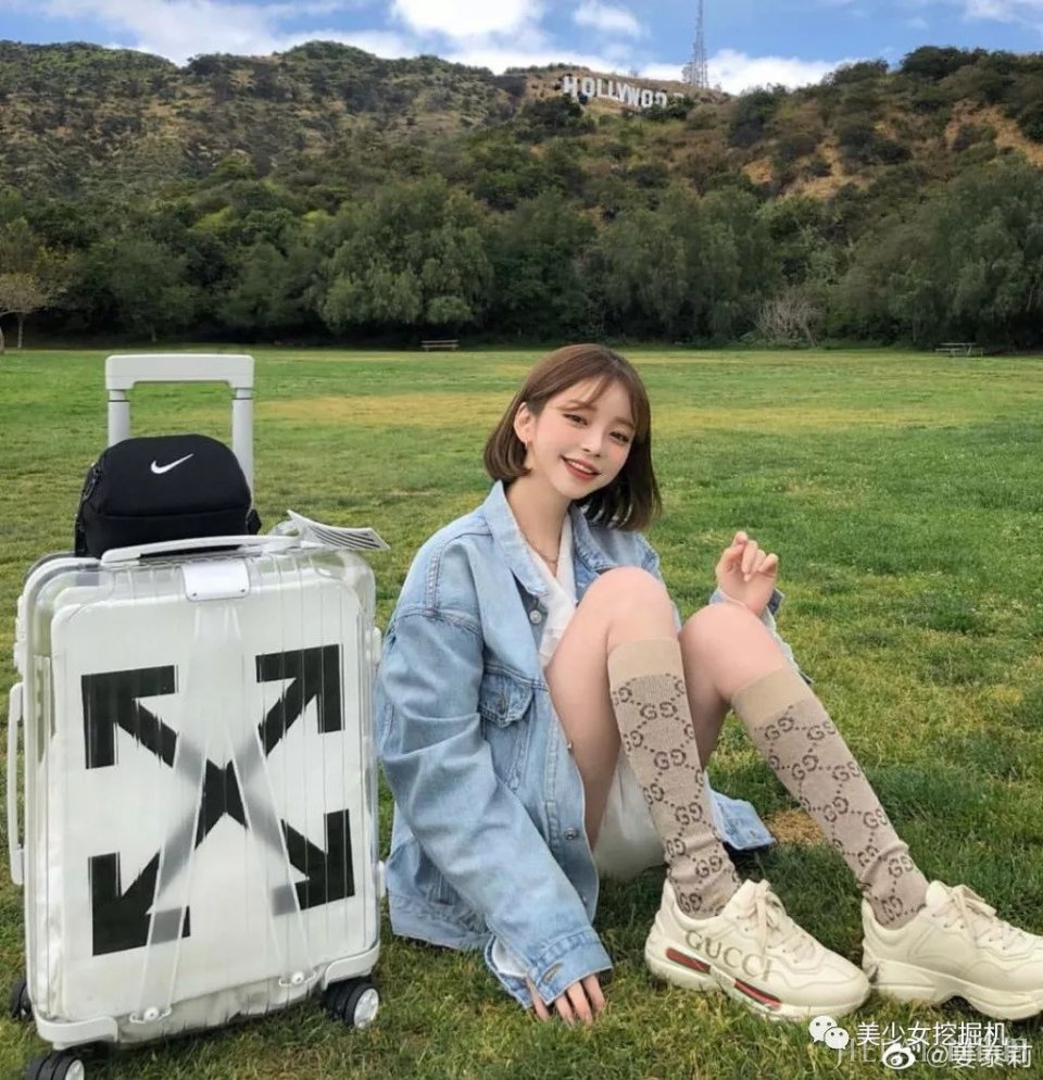 韩国林小宅,还撞脸天使宝贝的网红超甜少女,却顶着一张硅胶假脸