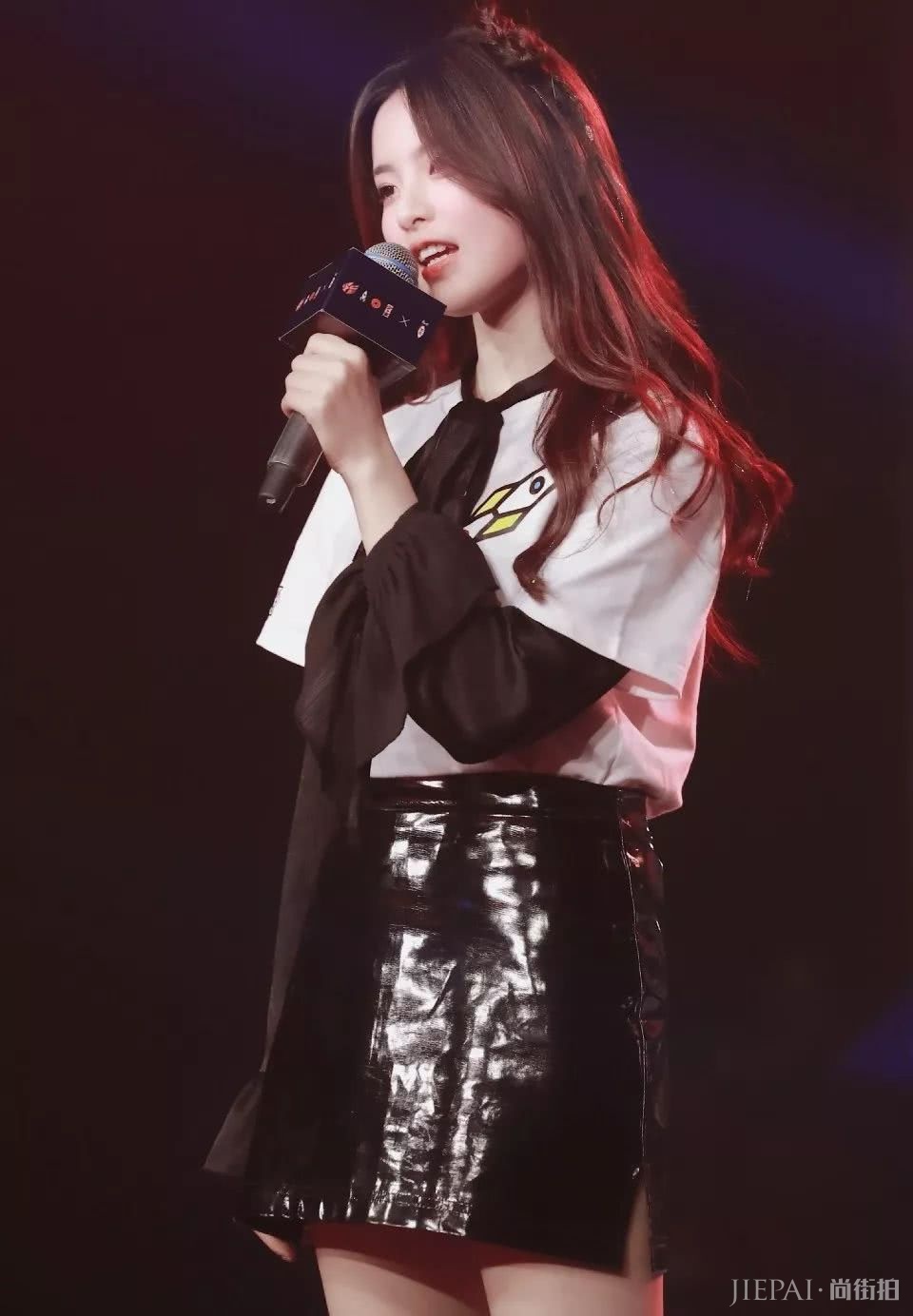 杨超越和AB同框合影完胜?黄金比例神仙颜值果然不是白来的