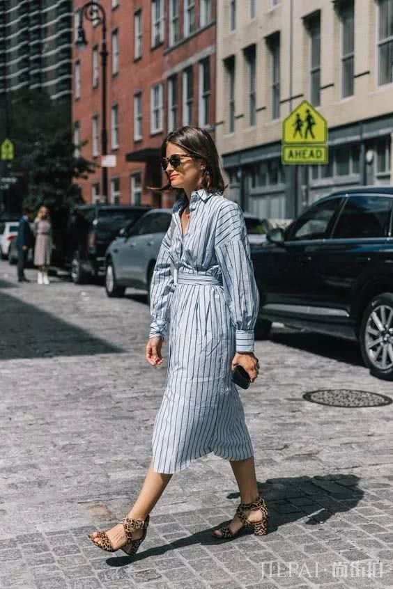 衬衫搭配大裙摆显高还显瘦,气质满分