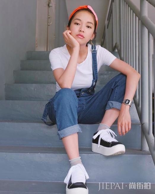 女孩子们今年夏天白T穿搭术在这,学会就能穿出新鲜感